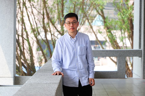 【109學年度傑出校友】不曾打卡的人生　導演侯季然追求「誠實面對創作」