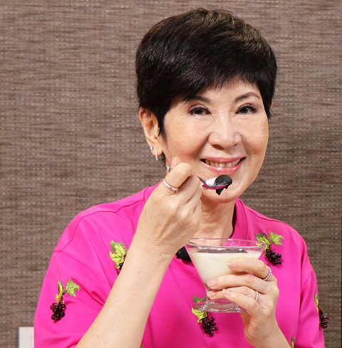 【22屆企家班、60級新聞系、64級新聞所校友 世界校友總會監事】陳月卿傳播養生心法，提升抗疫自癒力