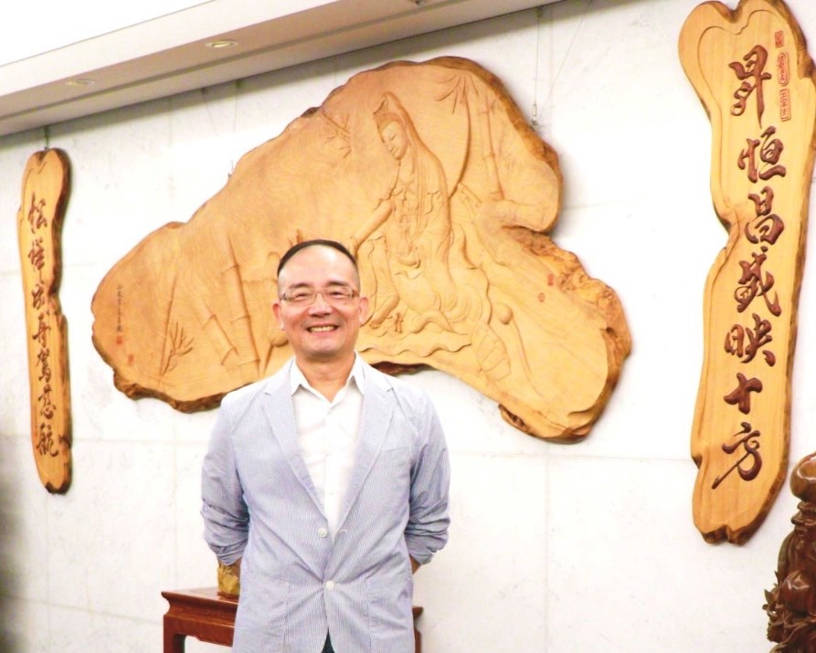 【64級政治系、68級公行所，公行系系友會理事長】 吳秀光累積產官學跨域管理資本